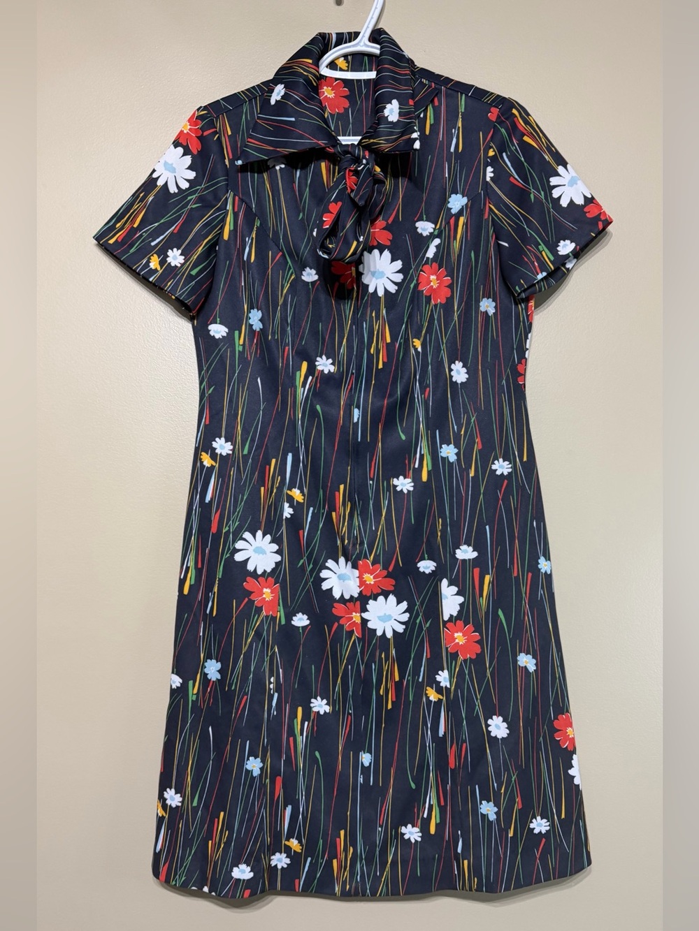 Vintage 70’s Nacy Floral Pussybow Mod Secretary Zip Front Dress
